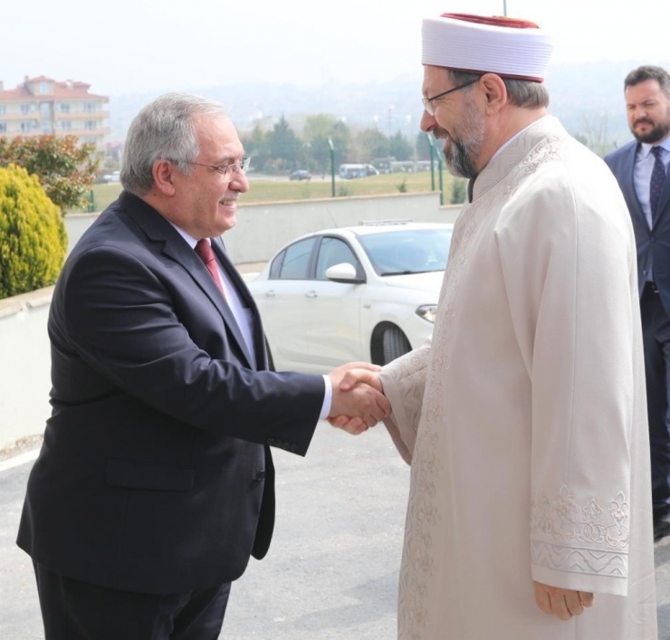 Erbaş: “Kur’an’a Hizmet Noktasında Hafızlığın Büyük Bir Önem Taşıdığını Hepimiz Biliyoruz”