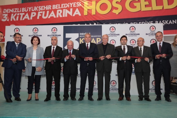 Denizli’de Kitap Fuarı 3. Defa Kapılarını Açtı
