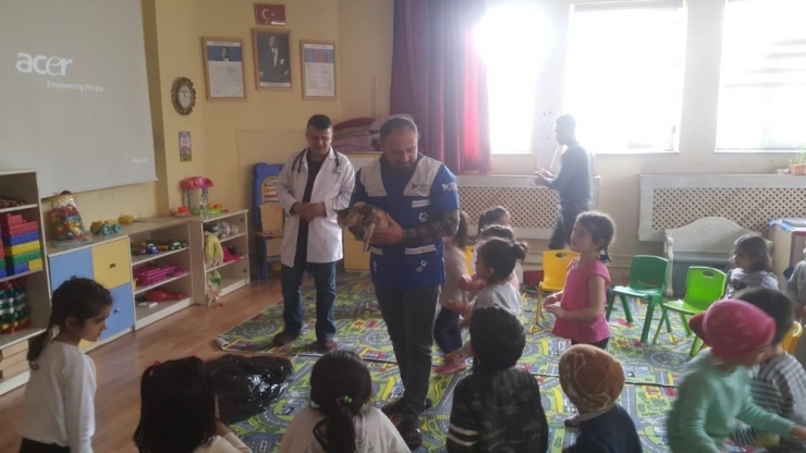 Hakkarili Öğrencilere ’Hayvan Sevgisi’ Anlatıldı