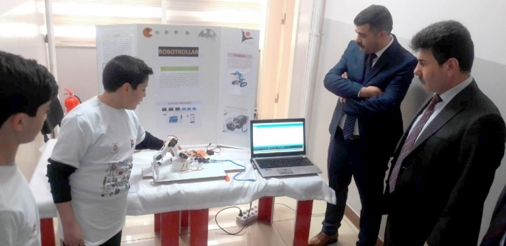 Rektör Karacoşkun Bilim Fuarına Katıldı