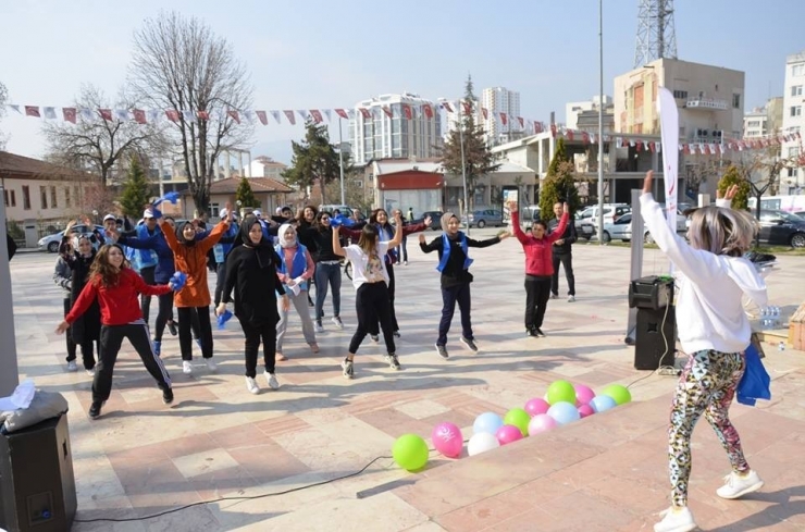 “Koşabiliyorken Koş” Projesi Kapsamında Pilates Etkinliği Yapıldı