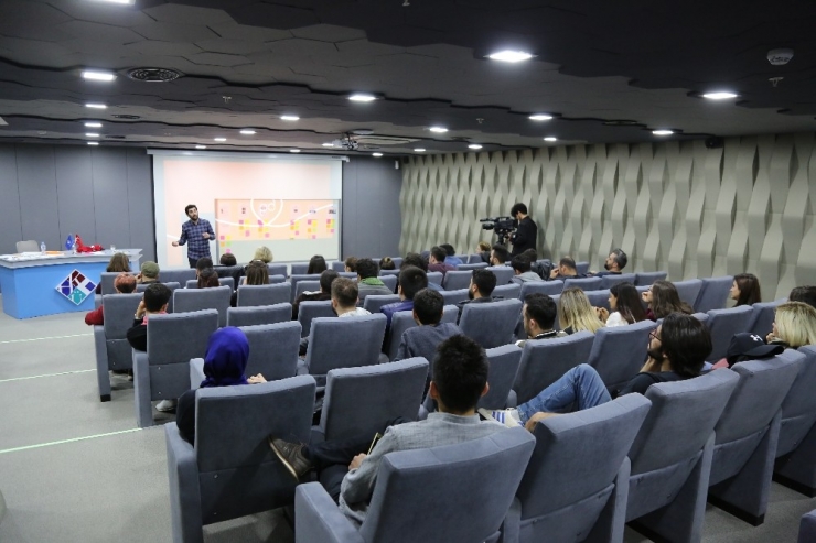 Proje Dükkanı Kurucusu Ali Cenk Gülce Hkü’de