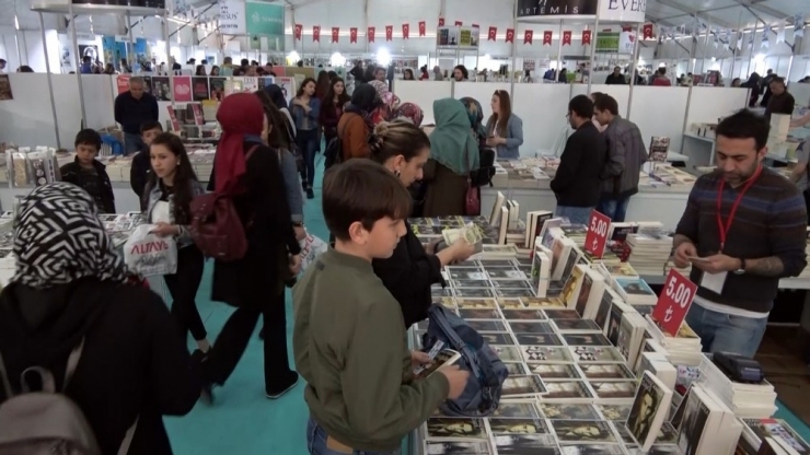 Kırıkkale Kitaba Koştu