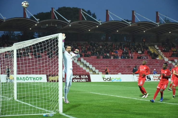 İstanbulsporlu File Bekçisi Alperen’in Zorlu Haftası