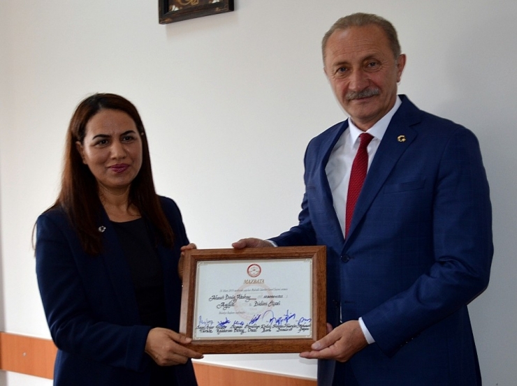 Didim Belediye Başkanı Atabay Mazbatasını Aldı