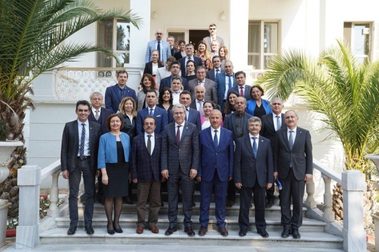 Eü, Eğitim Alanındaki İş Birliklerine Yenilerini Ekledi