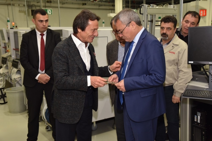 Nazif Zorlu, Vestel City’i Vali Deniz’e Tanıttı