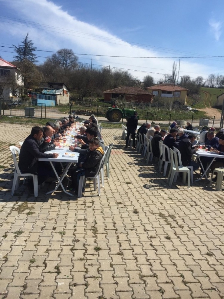 Mazbatasını Aldı İlk İşi Köylülerine Yemek Dağıtmak Oldu