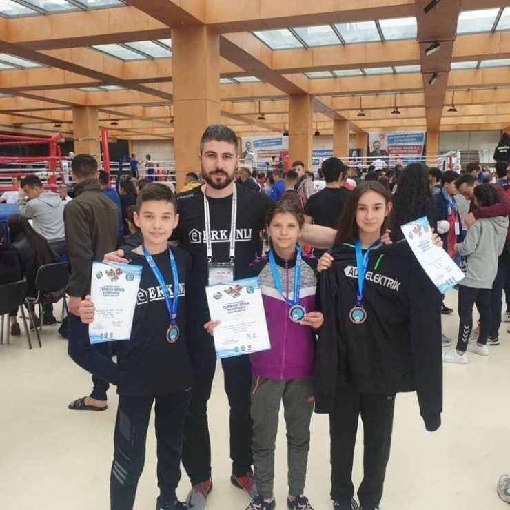 Pazaryeri Spor Kickboks Takımı’ndan Büyük Başarı