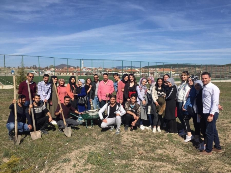 Emet Meslek Yüksekokulu’nda Ağaç Dikme Etkinliği