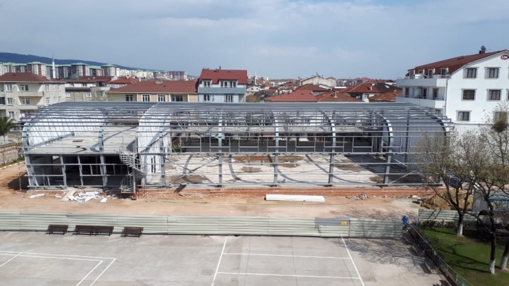 Orhangazi Spor Salonu Şekilleniyor