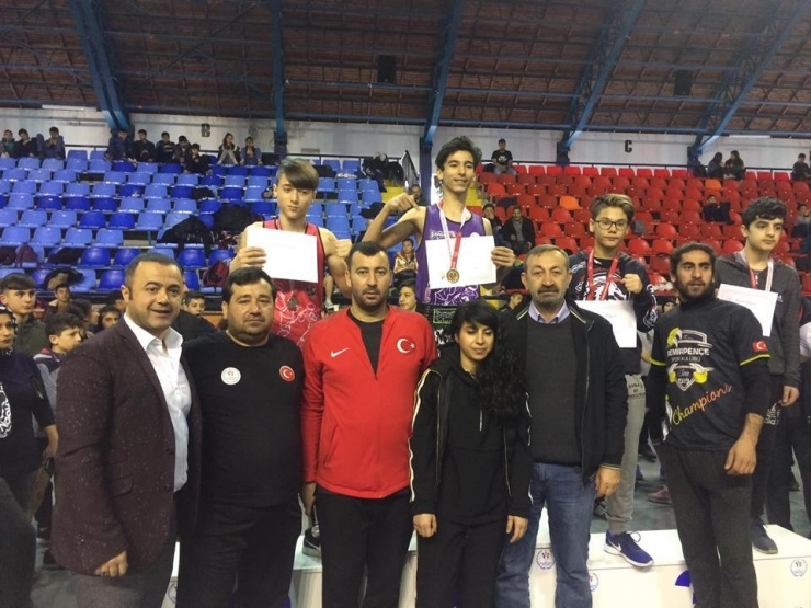 Muaythai Eğitim Merkezi 4 Madalyayla Döndü