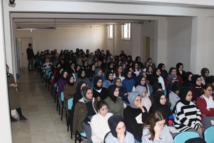 Kültür Sanat Etkinlikleri Fakr’a Övgü Programı İle Devam Etti