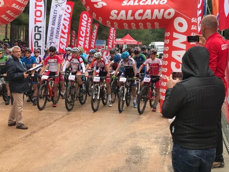 Bisikletçiler Gaziantep’ten Derecelerle Döndü