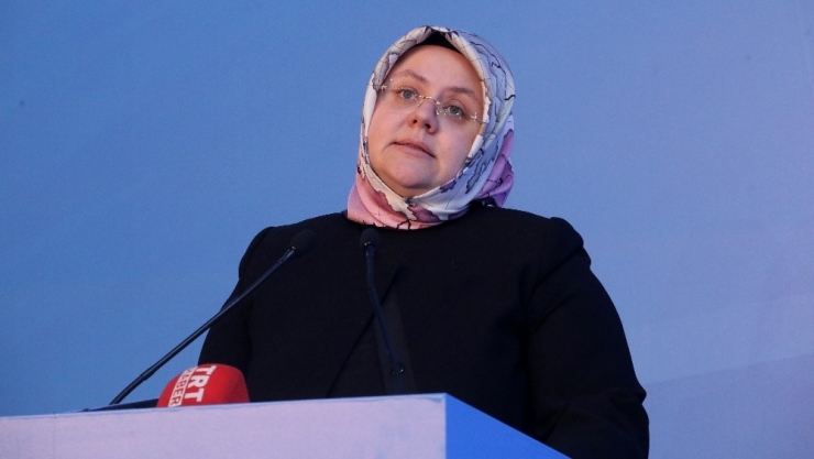 Bakan Selçuk: "İşkur İle 300 Bin Kişiyi Özel Sektörde İşe Yerleştirdik"