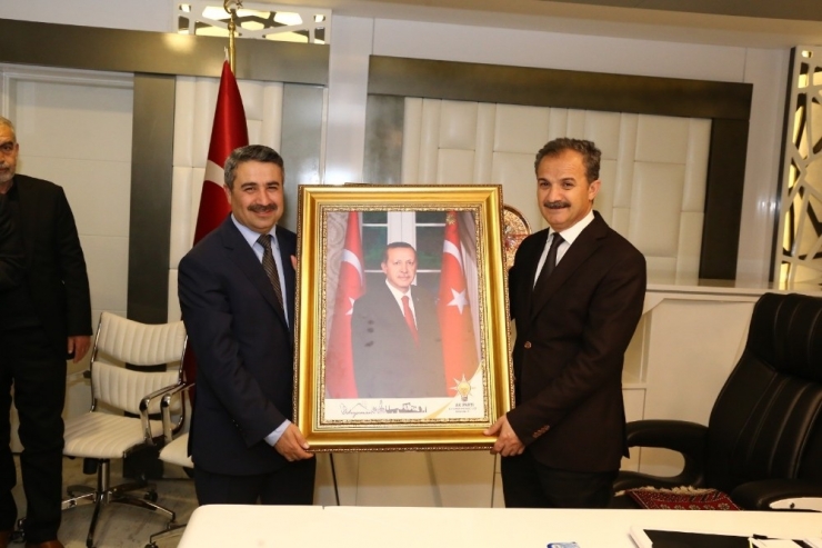 Başkan Alkayış’dan Belediye Başkanı Kılınç’a Tablo