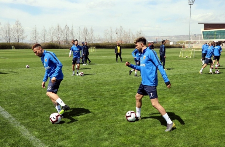 Hikmet Karaman: “Matematiksel Olarak Rahatlamak İstiyoruz”