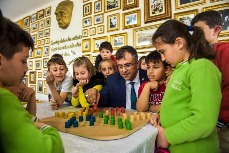 Taşköprü’de 2. Zeka Geliştirici Ahşap Akıl Oyunları Sergisi Başladı