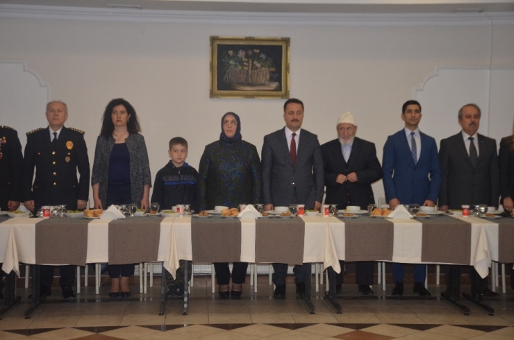 Bilecik Emniyeti’nden Emekli Ve Çalışanlar Onuruna Yemek