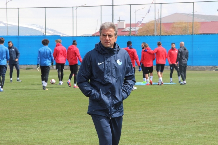 Hamza Hamzaoğlu: “Her Şeyimizi Ortaya Koyarak Bu Maçtan Galibiyetle Ayrılmak İstiyoruz”