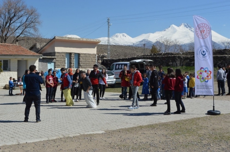 Gençlik Karavanı Şeyh Şaban İlkokulu’nda
