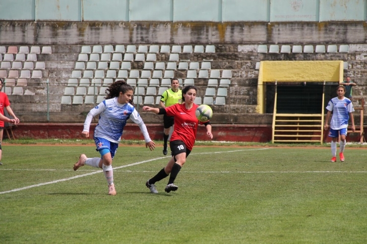Ağaköyspor Yalova’da Bileti Kaptı