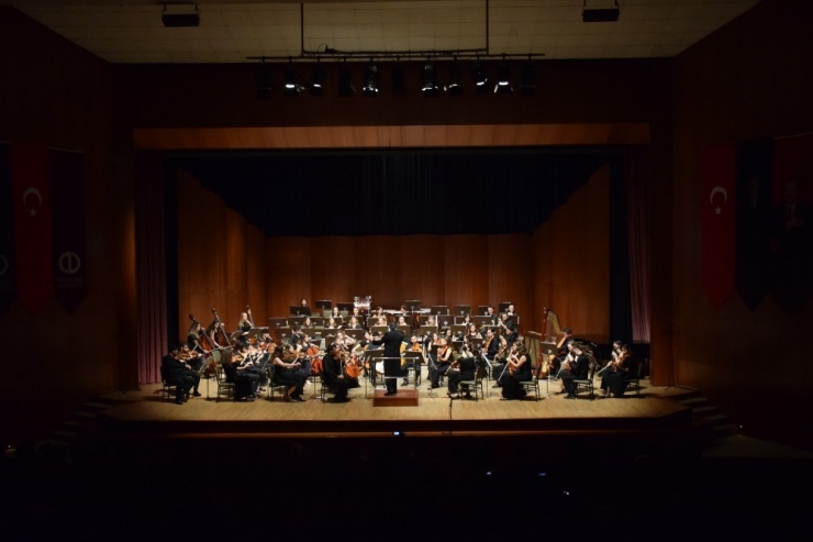 Konservatuvar Öğrencilerinden ’Senfoni Orkestrası Konseri’