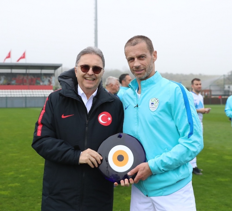 Bakan Mehmet Kasapoğlu’ndan Tff Başkanı Hüsnü Güreli’yi Ziyaret Etti