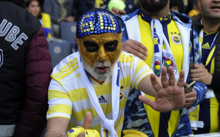 Spor Toto Süper Lig: Fenerbahçe: 0 - Galatasaray: 0 (Maç Devam Ediyor)