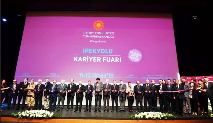Üniversite İpekyolu Kariyer Fuarına Katıldı