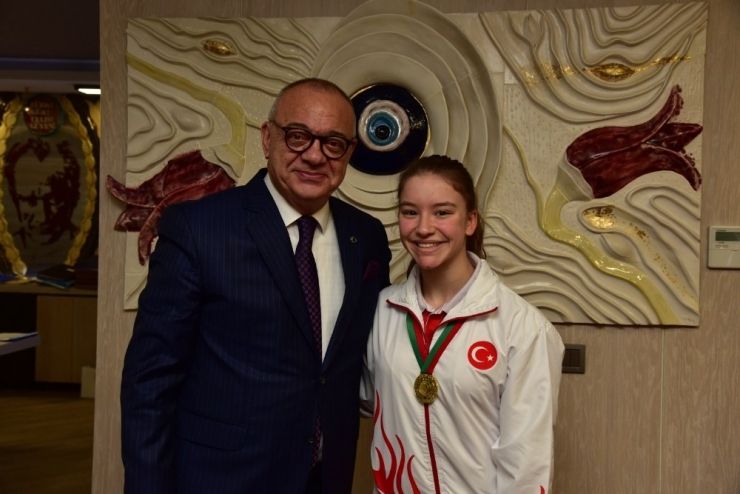 Başkan Ergün Cimnastiğin Altın Kızını Ağırladı