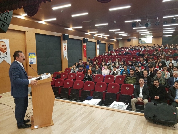 Tuşba’da “Öğrenme Yolculuğunda Başarı Rehberi” Semineri Düzenlendi