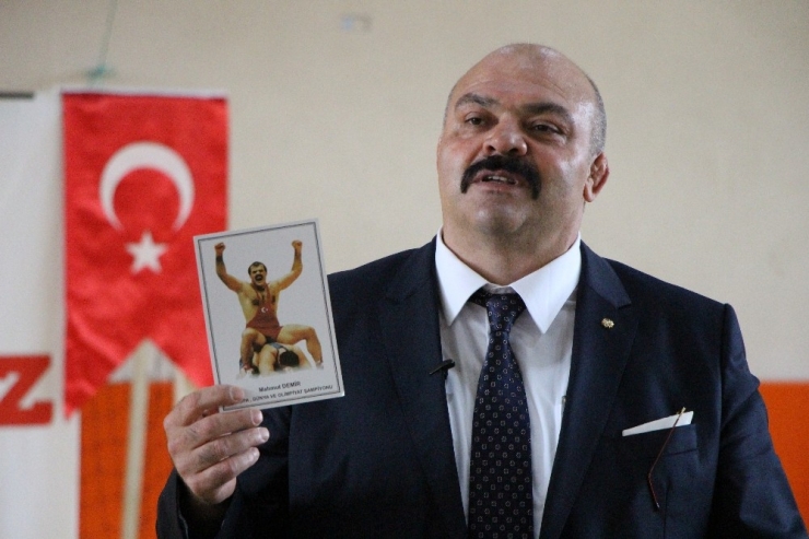 Mahmut Demir’den Rıza Kayaalp’e ‘Altın’ Tavsiye