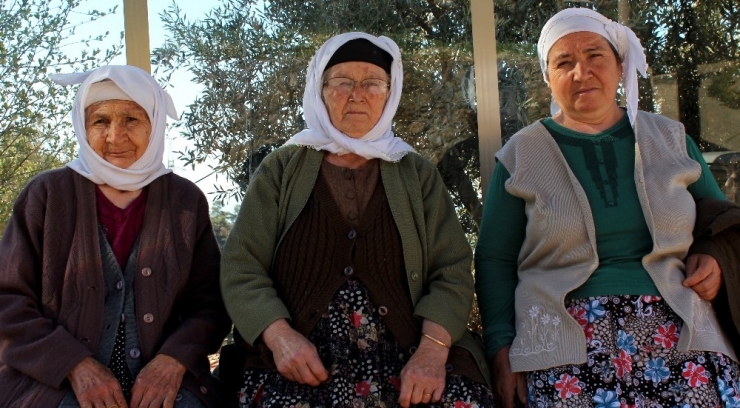 Teknoloji Tezgahları Boşalttı, Kadınlar İşsiz Kaldı