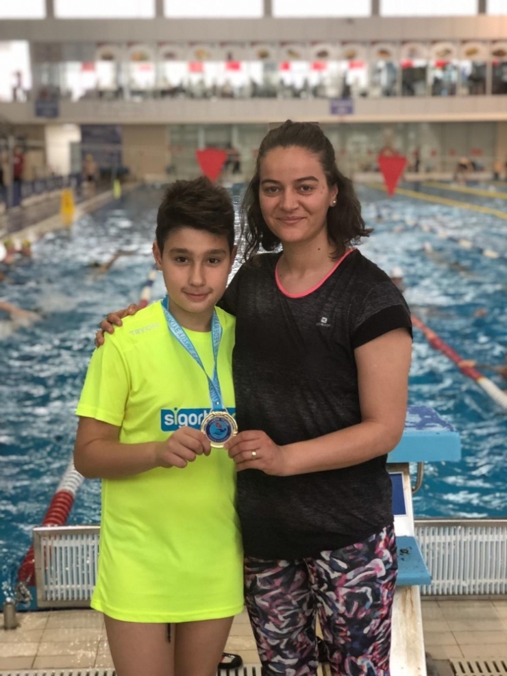 Düzceli Yüzücüler Bir Üst Tura Çıktılar