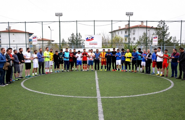 Dicle Elektrik Futbol Turnuvası Dualarla Yeniden Başladı