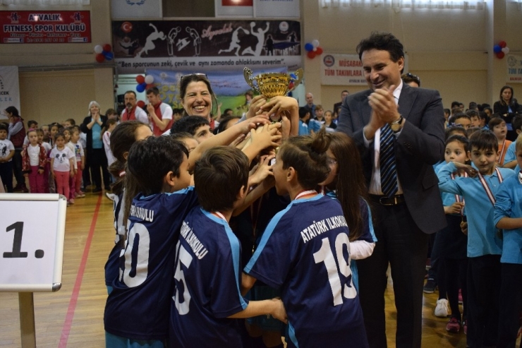 Ayvalık’ta 6. Geleneksel Çocuk Oyunları Ödül Töreni Gerçekleştirildi