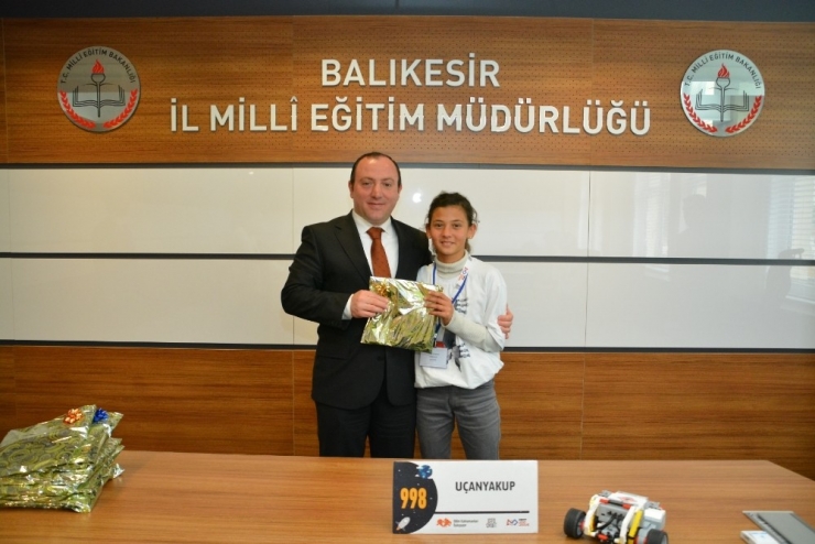 Köy Okulu Robotik Yarışmasında Dereceye Girdi