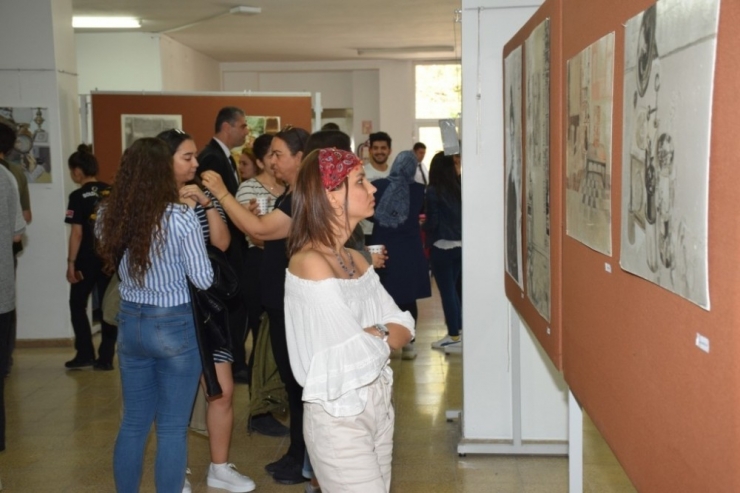 Öğrencilerin Eserleri Görücüye Çıktı