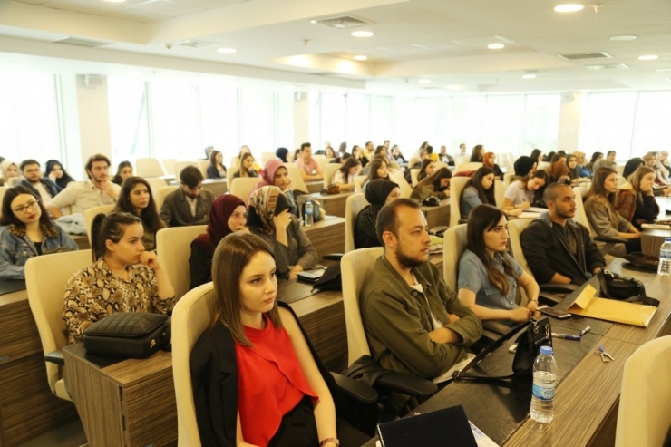 Doç. Dr. Atıl Bişgin: “Türkiye’de Nadir Hastalık Görülen 6-7 Milyon Kişi Var; Dünyada Bu Rakam 250-300 Milyon”