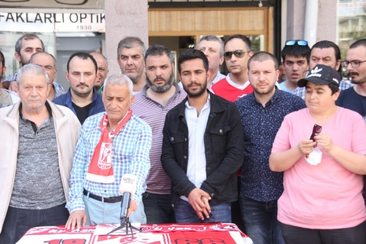 Balıkesirsporlu Taraftarlardan Açıklama