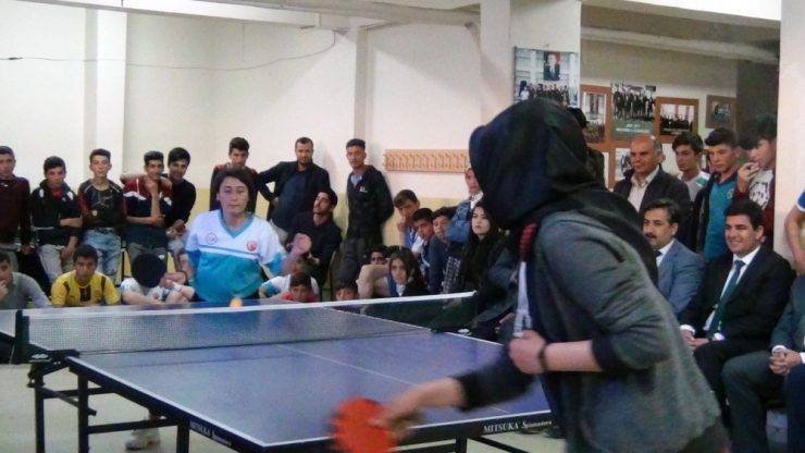 Erciş’te Masa Tenisi Turnuvası