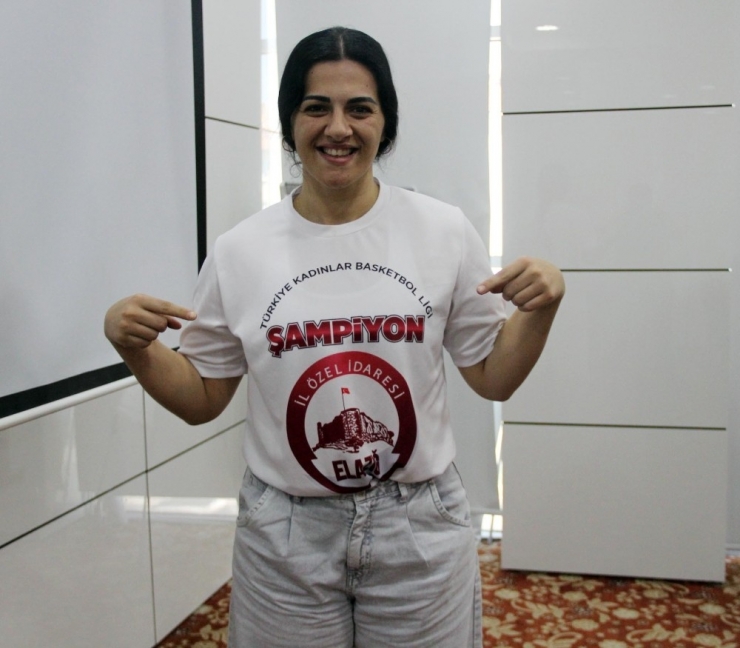 Süper Lig’e Çıkan Elazığ’da, Nihan Demirkol 493 Sayı Kaydetti