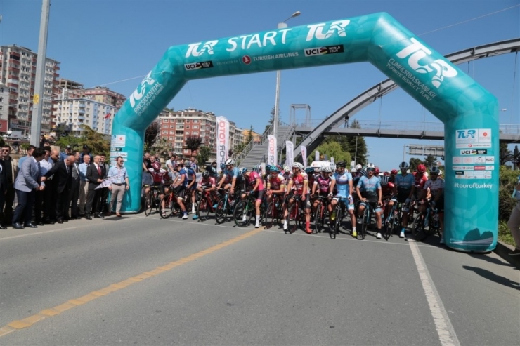 Uluslararası Yavuz Sultan Selim Karadeniz Bisiklet Turu Start Aldı