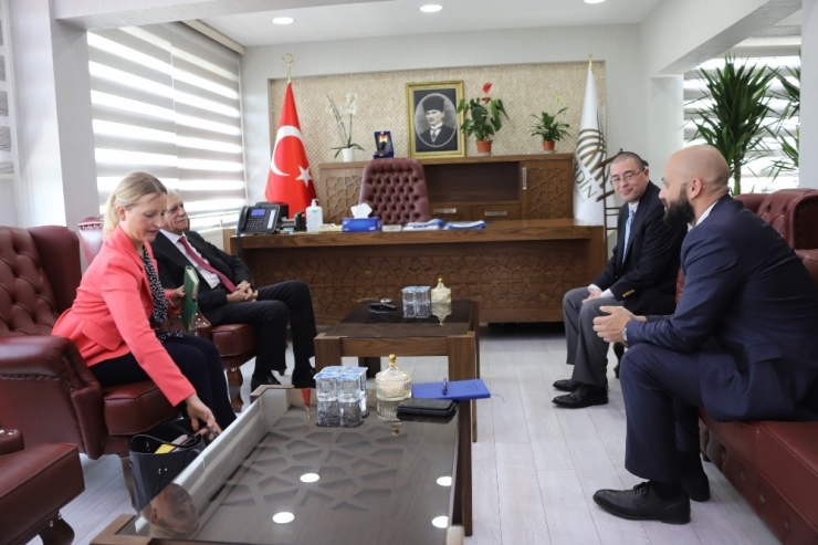 Abd Adana Konsolosluğundan Mardin Büyükşehir Belediyesine Ziyaret