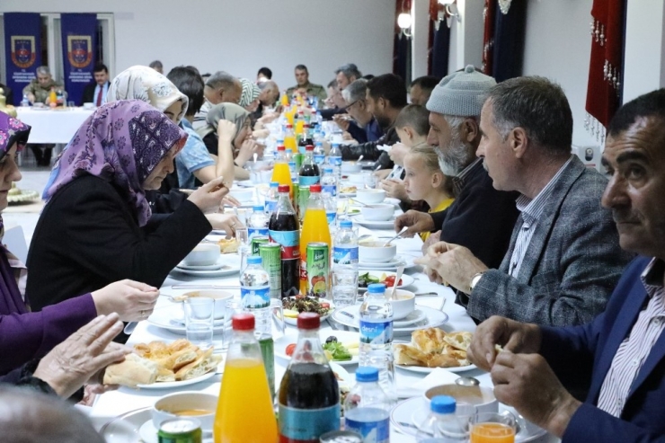 Erzincan İl Jandarma Komutanlığı’ndan Anlamlı İftar