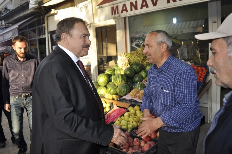Eroğlu’dan Şuhut Çarşı Esnafına Ziyaret
