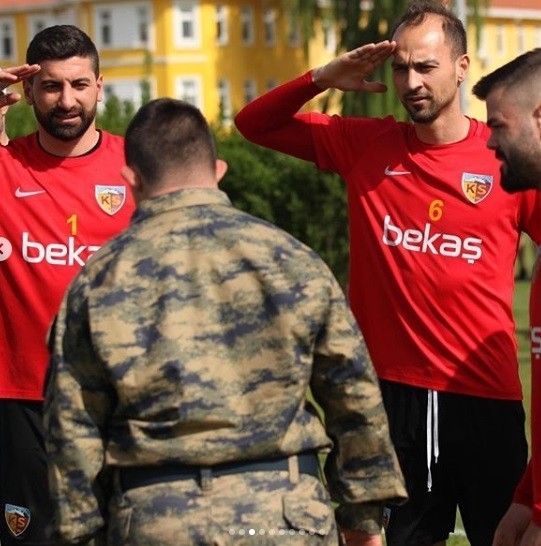 Yeminini Etti, Antrenmanı İzledi