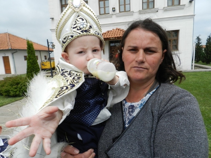 Kosova’da Sünnet Çocukları Sultan Murat Hüdavendigar Türbesi’ni Ziyaret Etti