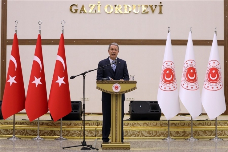 Bakan Akar Gaziler Ve Aileleriyle İftarda Buluştu